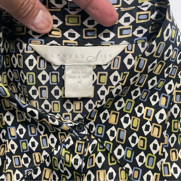 Express 100% Silk Blouse Women’s Medium Geometric Print Button Down Long Sleeve - Picture 7 of 11